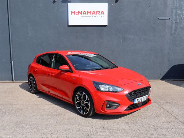 Ford Focus Hatchback, Petrol, 2020, Red