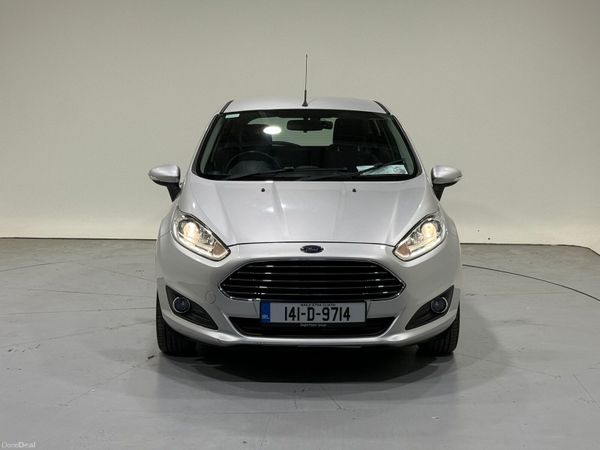 Ford Fiesta Hatchback, Petrol, 2014, Silver