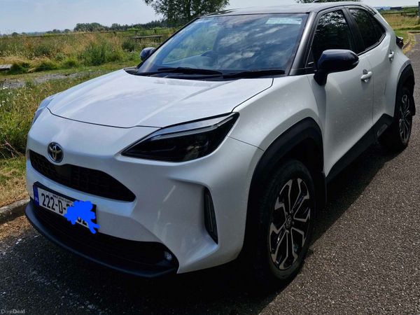 Toyota Yaris Cross Hatchback, Petrol Hybrid, 2022, White