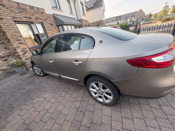 Renault Fluence Saloon, Diesel, 2011, Gold