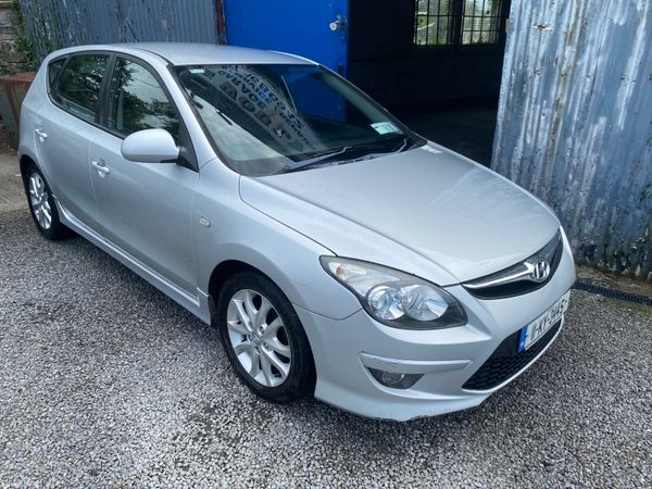 Hyundai i30 Hatchback, Diesel, 2011, Silver