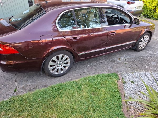 Skoda Superb Saloon, Diesel, 2010, Red