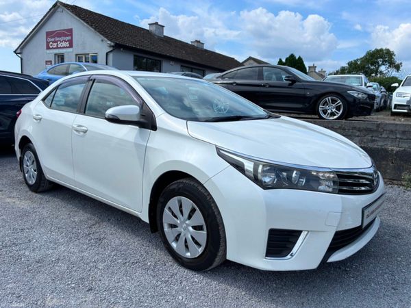 Toyota Corolla Saloon, Diesel, 2014, White