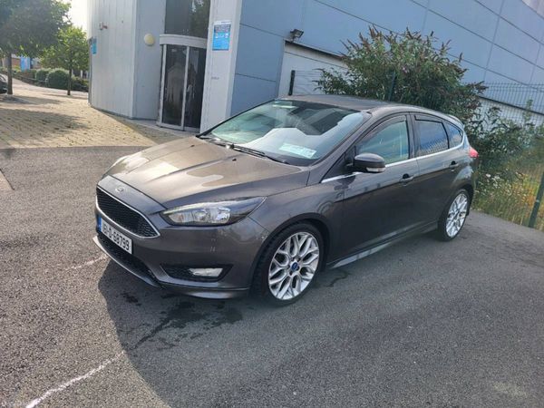 Ford Focus Hatchback, Petrol, 2016, Grey