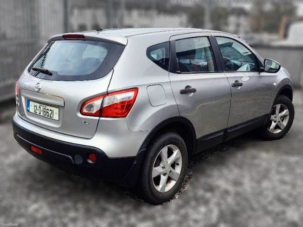 Nissan Qashqai Hatchback, Diesel, 2012, Silver