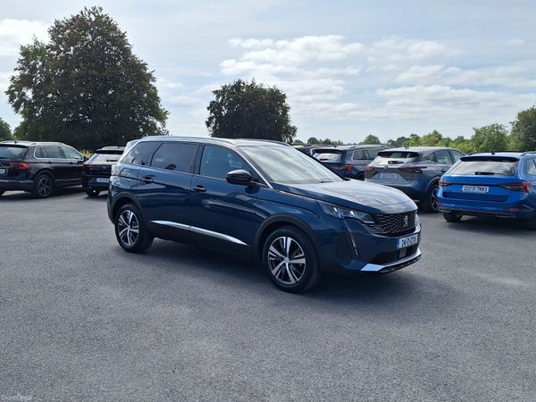 Peugeot 5008 MPV, Diesel, 2024, Blue
