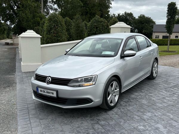 Volkswagen Jetta Saloon, Diesel, 2012, Silver