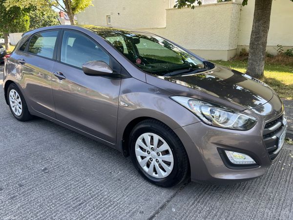 Hyundai i30 Hatchback, Petrol, 2015, Bronze