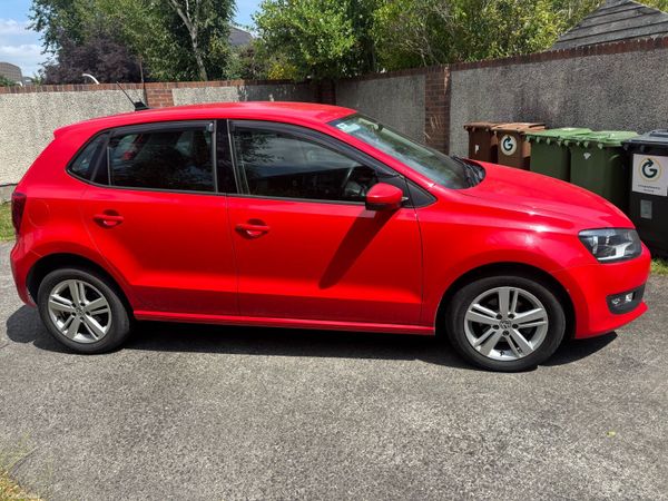 Volkswagen Polo Hatchback, Petrol, 2014, Red