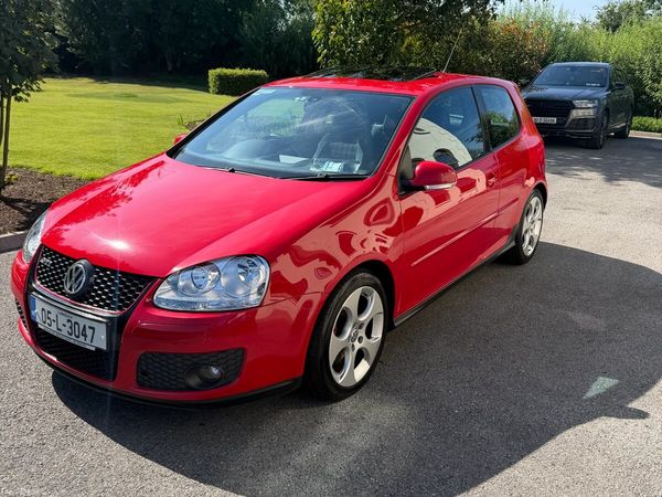 Volkswagen Golf Hatchback, Petrol, 2005, Red