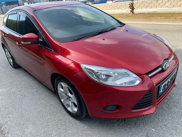 Ford Focus Hatchback, Diesel, 2013, Red