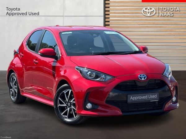 Toyota Yaris Hatchback, Petrol Hybrid, 2023, Red