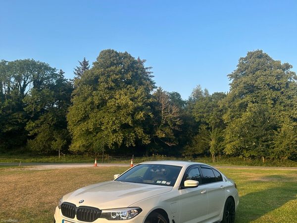 BMW 5-Series Saloon, Petrol Plug-in Hybrid, 2019, White