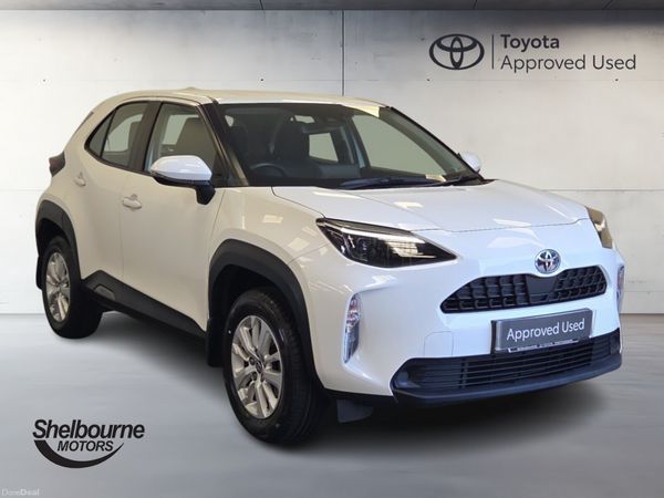 Toyota Yaris Cross Estate, Petrol Hybrid, 2022, White