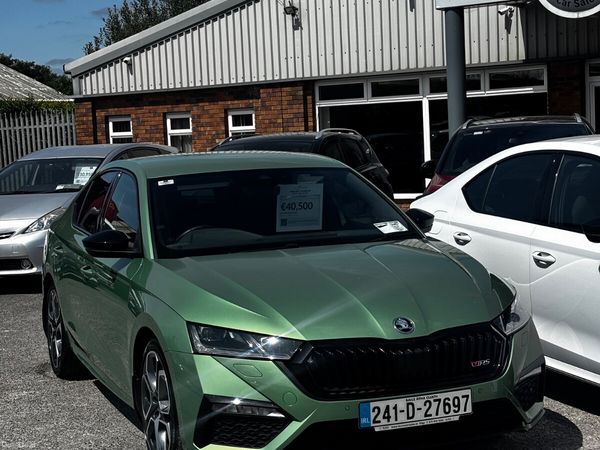 Skoda Octavia Saloon, Diesel, 2024, Green