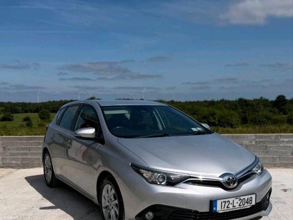 Toyota Auris Hatchback, Diesel, 2017, Silver