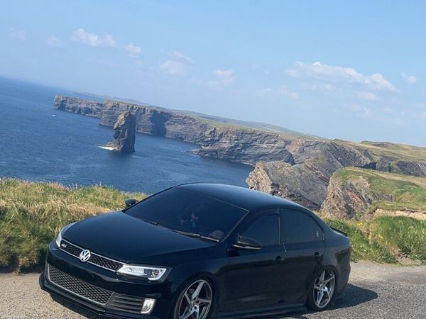 Volkswagen Jetta Saloon, Diesel, 2012, Black