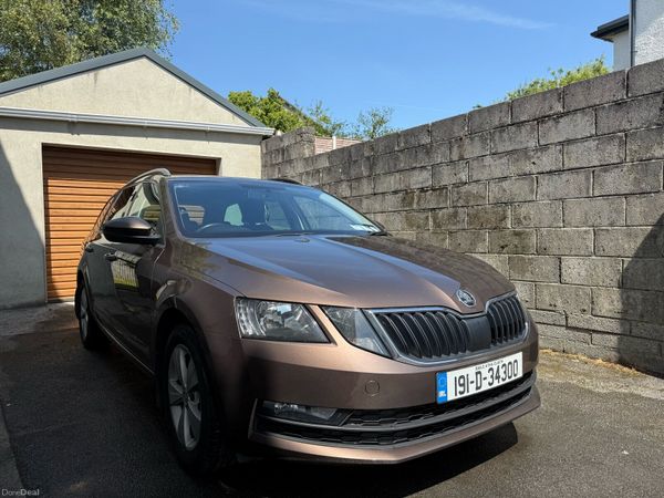 Skoda Octavia Estate, Diesel, 2019, Brown