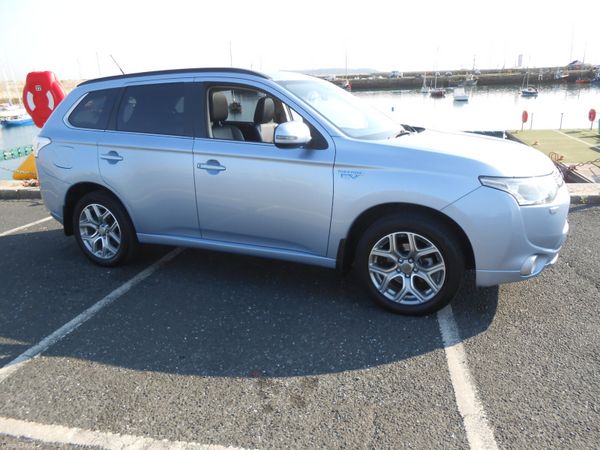 Mitsubishi Outlander SUV, Petrol Plug-in Hybrid, 2015, Blue