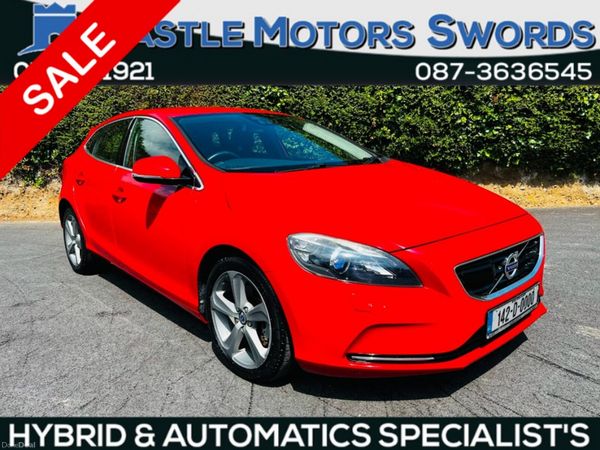 Volvo V40 Hatchback, Petrol, 2014, Red