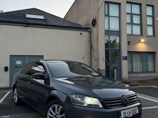 Volkswagen Passat Saloon, Diesel, 2012, Grey