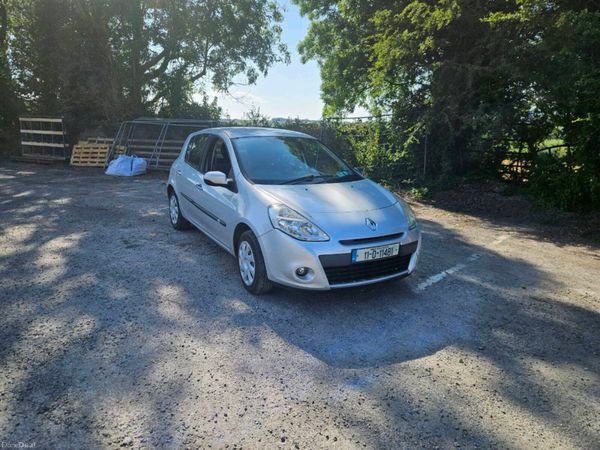 Renault Clio Hatchback, Ethanol Petrol, 2011, Silver