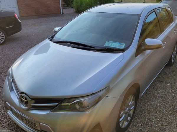 Toyota Auris MPV, Petrol, 2013, Silver