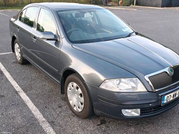 Skoda Octavia Hatchback, Petrol, 2007, Grey