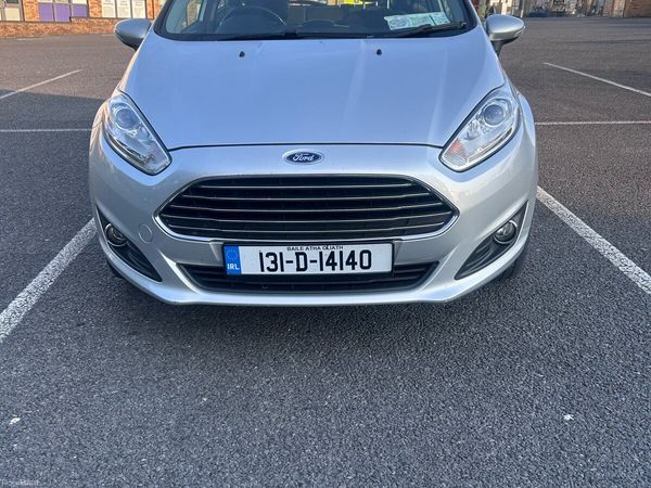 Ford Fiesta Hatchback, Petrol, 2013, Silver