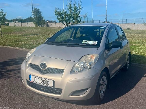 Toyota Yaris Hatchback, Petrol, 2010, Gold