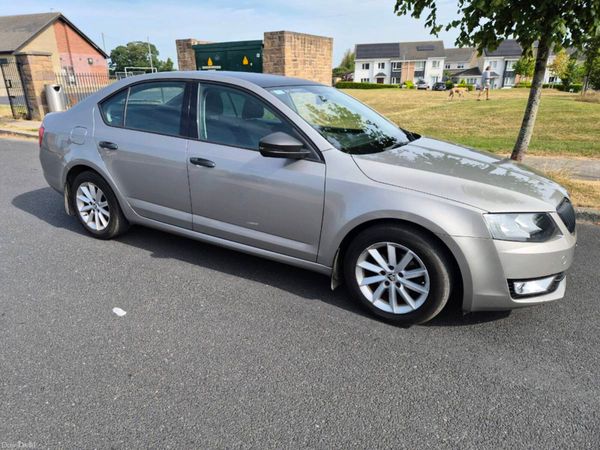 Skoda Octavia Saloon, Diesel, 2014, Beige