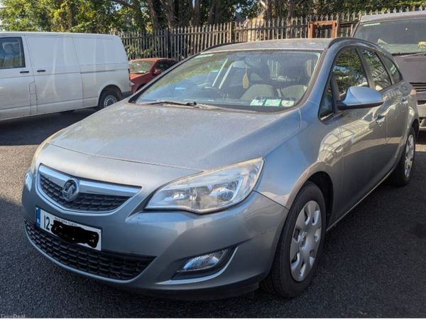 Vauxhall Astra Estate, Diesel, 2012, Silver