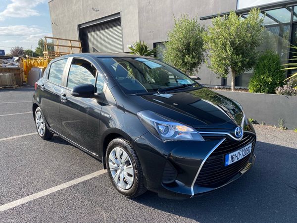 Toyota Yaris Hatchback, Petrol Hybrid, 2016, Black