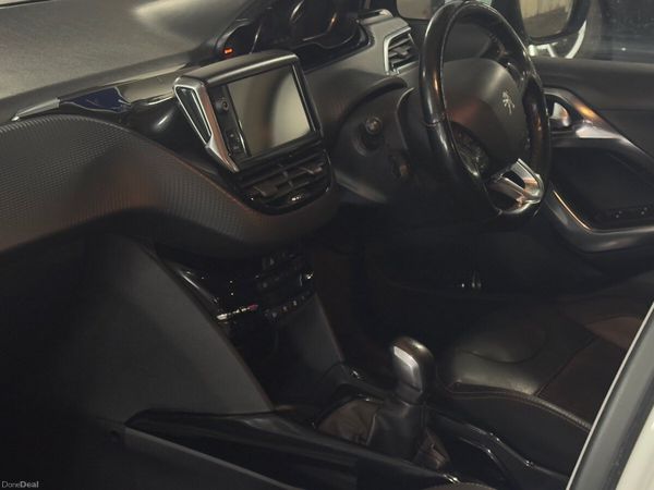 Peugeot 2008 SUV, Diesel, 2016, White