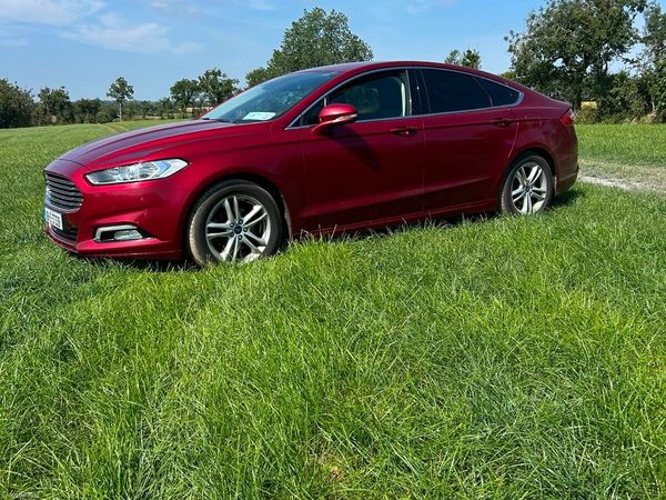 Ford Mondeo Hatchback, Diesel, 2018, Red