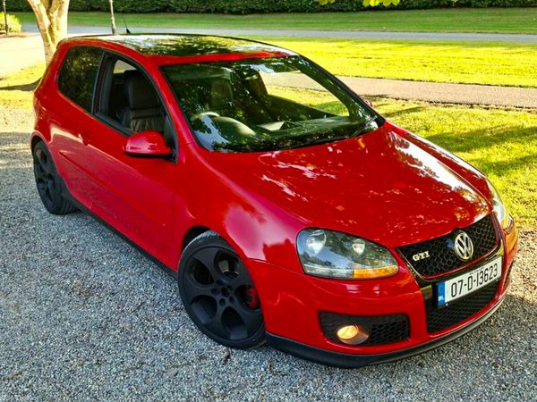 Volkswagen Golf Hatchback, Petrol, 2007, Red