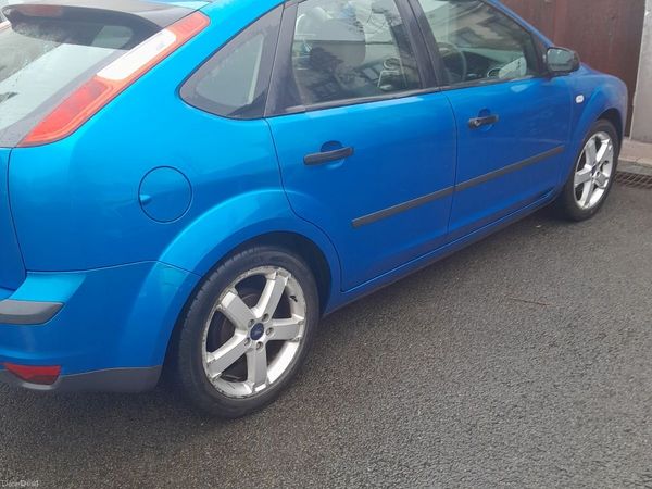 Ford Focus Hatchback, Petrol, 2006, Blue