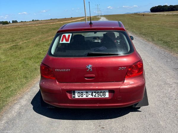 Peugeot 307 Hatchback, Petrol, 2008, Red