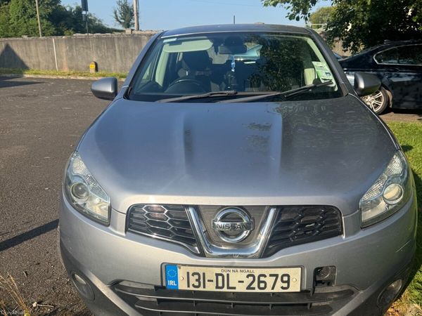 Nissan Qashqai Hatchback, Diesel, 2013, Grey
