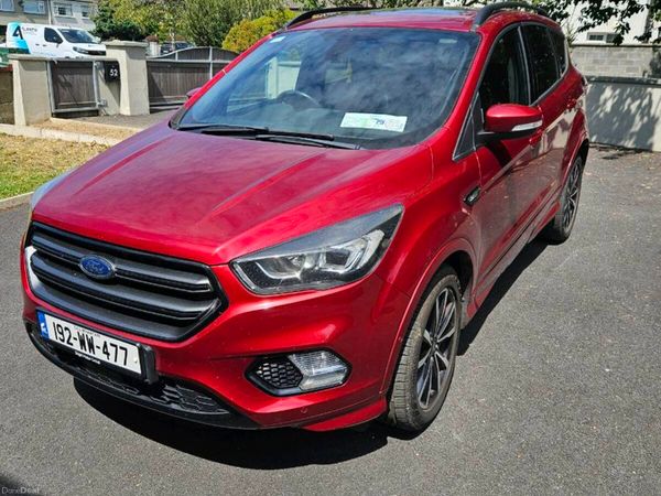 Ford Kuga SUV, Diesel, 2019, Red