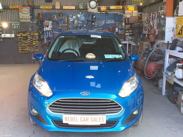 Ford Fiesta Hatchback, Petrol, 2014, Blue