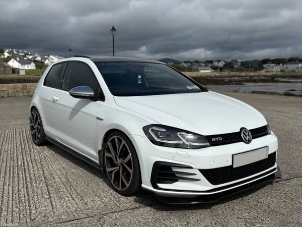 Volkswagen Golf Hatchback, Diesel, 2017, White