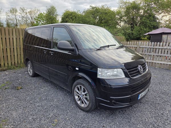 Volkswagen Caravelle Minibus, Diesel, 2005, Black