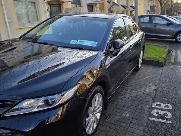 Toyota Camry Saloon, Petrol Hybrid, 2019, Black