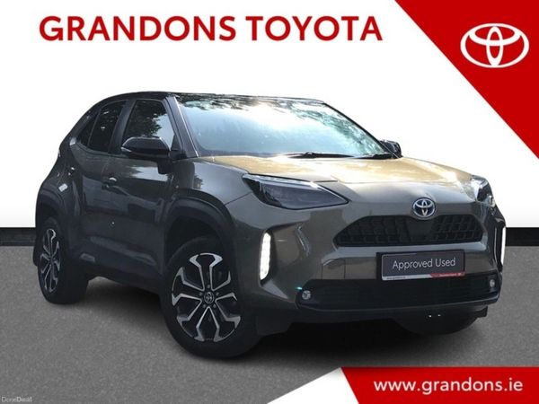 Toyota Yaris Cross Hatchback, Petrol Hybrid, 2023, Green