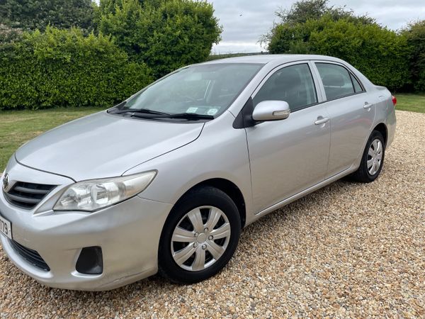 Toyota Corolla Saloon, Diesel, 2012, Silver