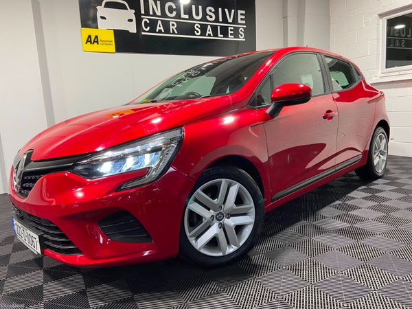 Renault Clio Hatchback, Petrol, 2022, Red