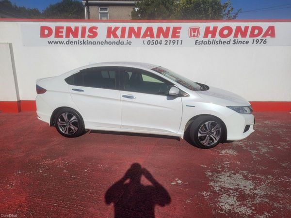 Honda Grace Saloon, Petrol Hybrid, 2016, White