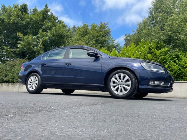 Volkswagen Passat Saloon, Diesel, 2013, Blue