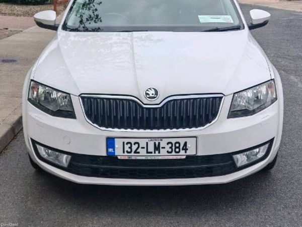 Skoda Octavia Hatchback, Diesel, 2013, White